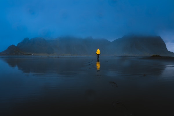 美丽的湖畔风景摄影